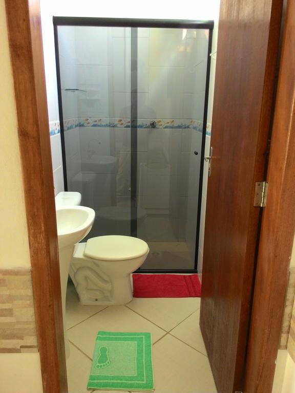 Quarto Família (5 Adultos)